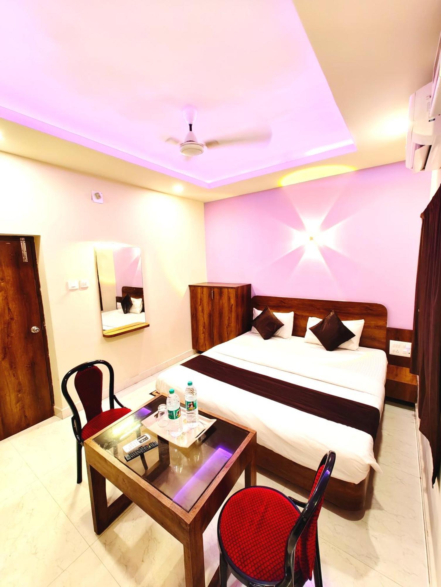 Blue # Sagar Near Sea - Newly And Decorated With Fully Air Conditioning- Lift & Parking Facilities - Choice Of Travellers Hotel 4*